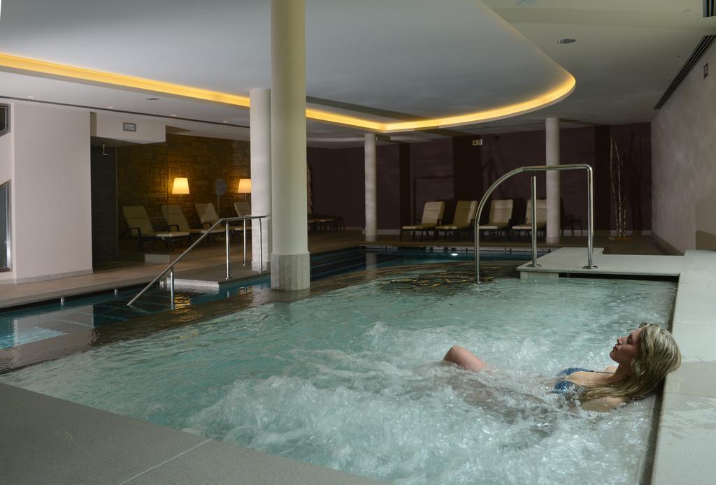 Hotel Ambassador レーヴィコ・テルメ エクステリア 写真