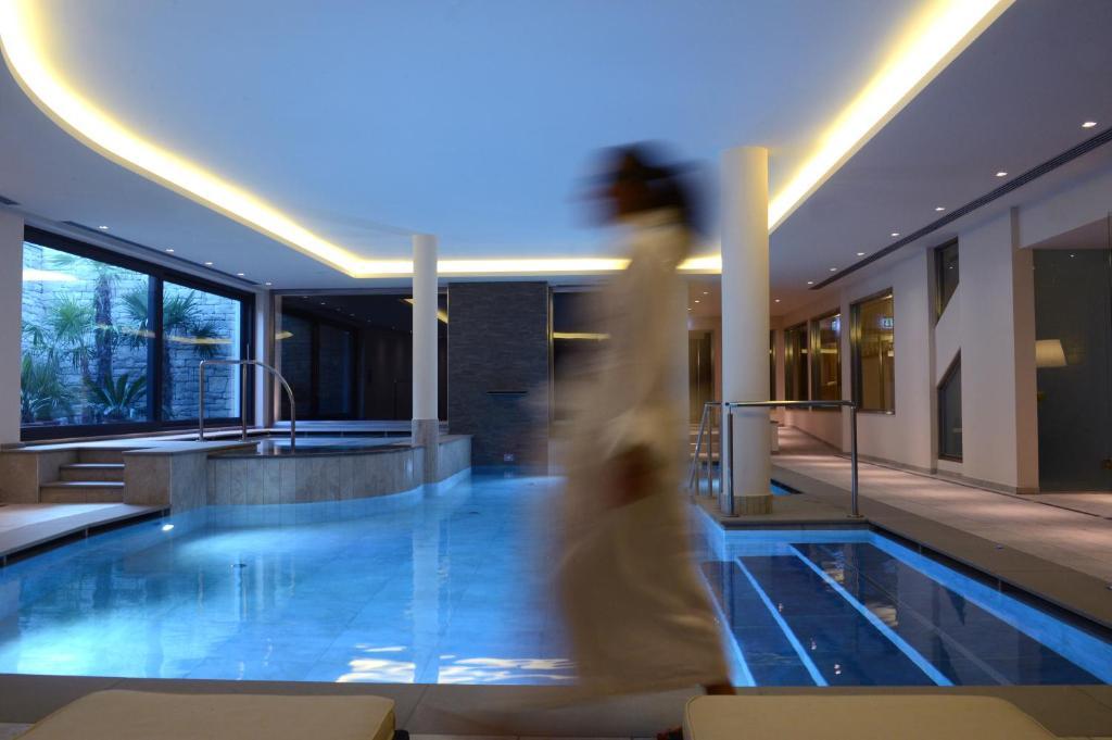 Hotel Ambassador レーヴィコ・テルメ エクステリア 写真